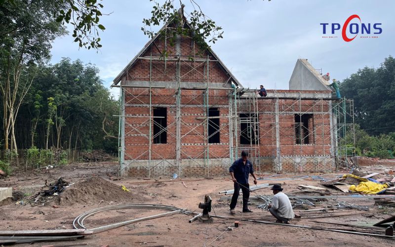 Điều chỉnh và kiểm soát tiến độ thi công